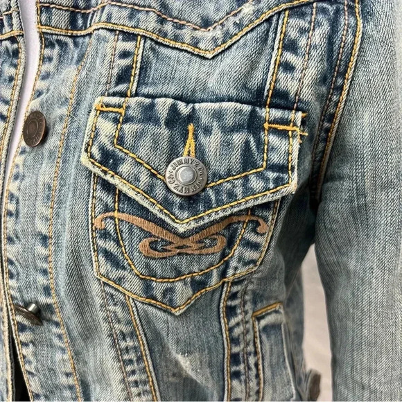 Jimmy’z vintage Y2K/90’s fitted and distressed denim jacket. - Picture 3 of 8